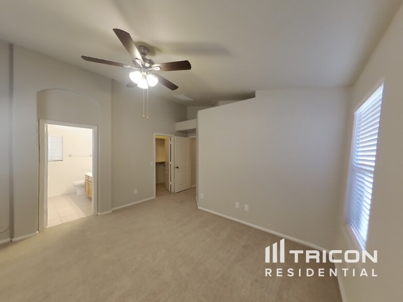 Building Photo - 2111 S 160th Ln