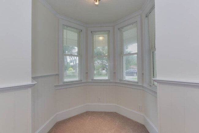 Building Photo - 1302 Dare Rd