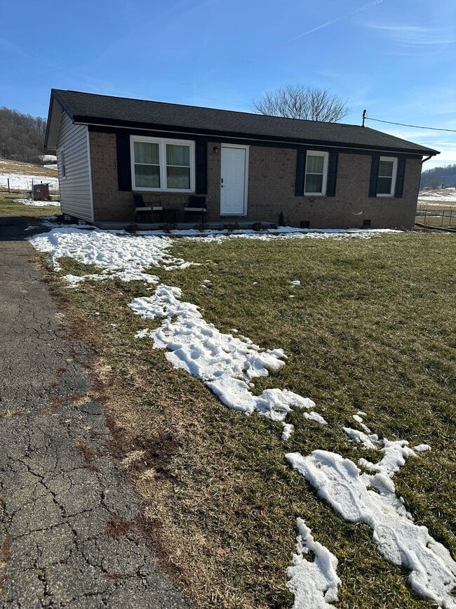 Building Photo - Lovely Rancher in Washington County VA