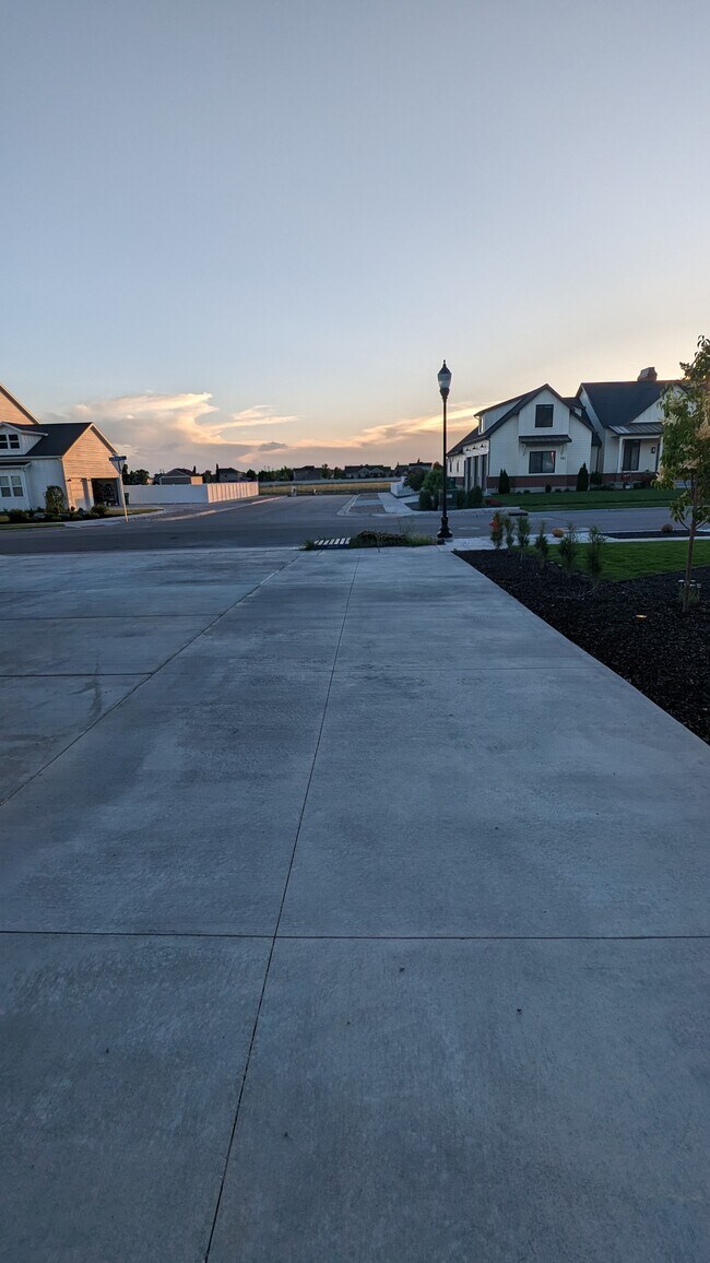 Off Street Parking - 134 N Welden Way