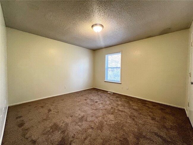 Building Photo - 592 N Betty Jo Dr