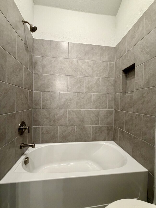 Building Photo - 14427 Inspiration Pt