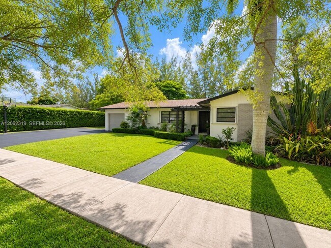 Building Photo - 4611 SW 82nd Ct