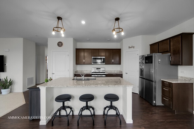 Building Photo - 1398 Kessler Dr