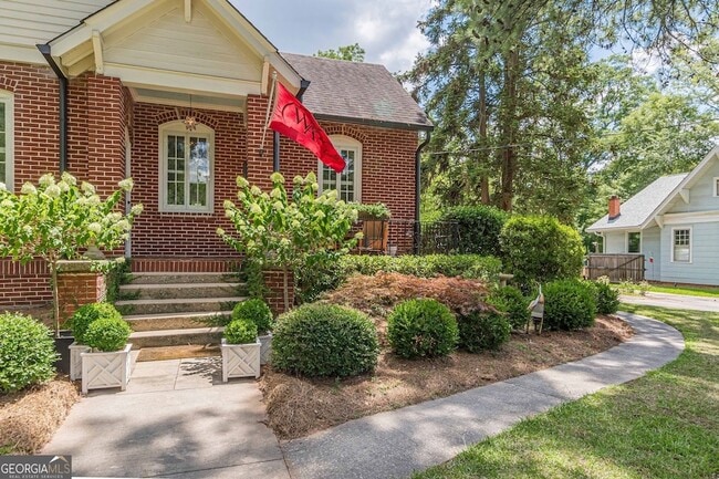 Building Photo - 1878 Cambridge Ave