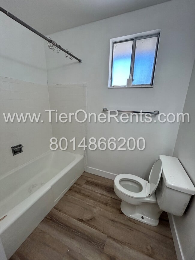 Building Photo - NO DEPOSIT option available for qualified ...