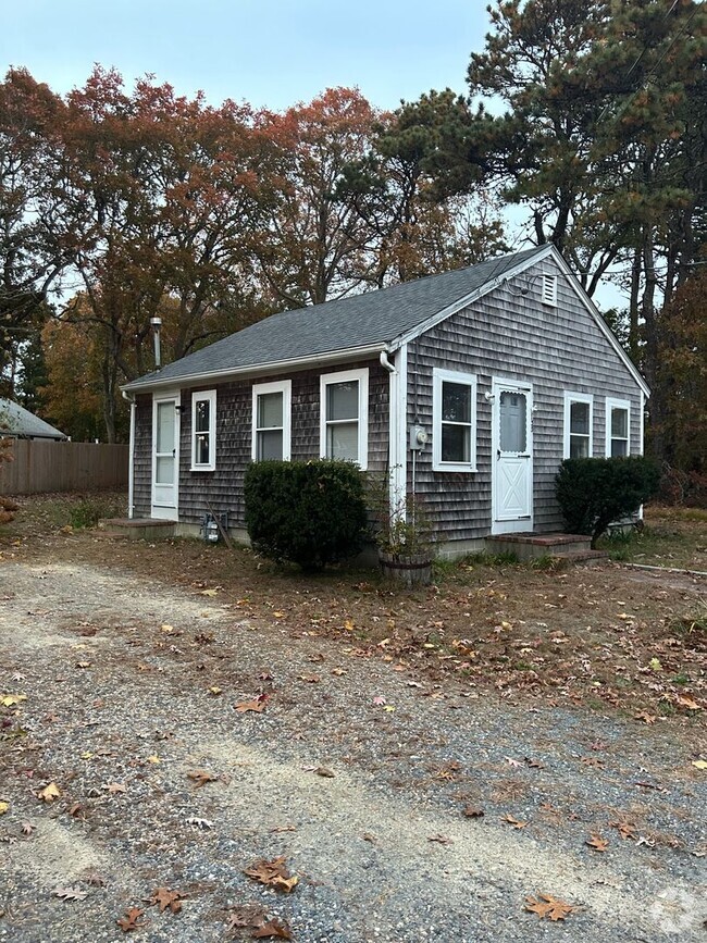 Building Photo - Yearly 2 Bedroom Dennis Cottage