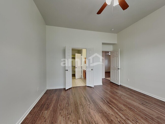 Building Photo - 10926 Windfern Lakes St