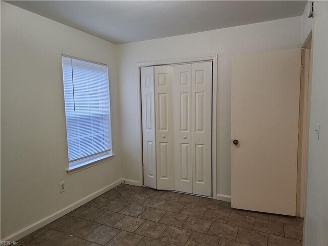 Building Photo - 6045 Bradford Dr