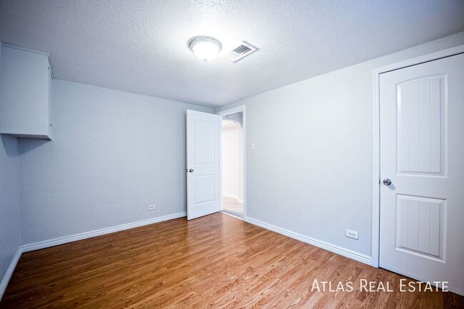 Building Photo - 3565 Newport St