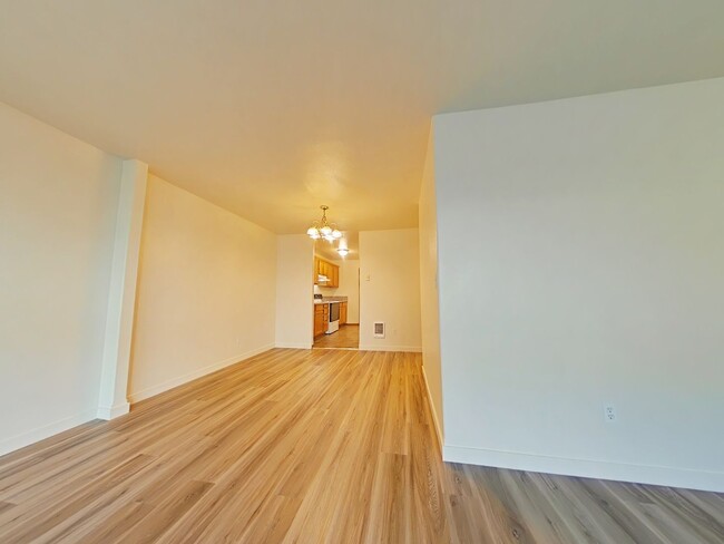 Building Photo - WINTER SPECIAL ~ $900 OFF FIRST MONTH RENT