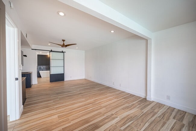 Building Photo - European-inspired Mid-Century Henderson Home!