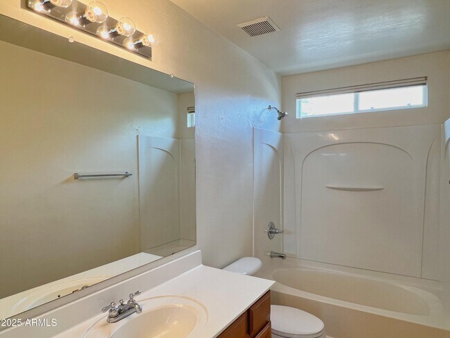 Building Photo - 3041 W Darien Way
