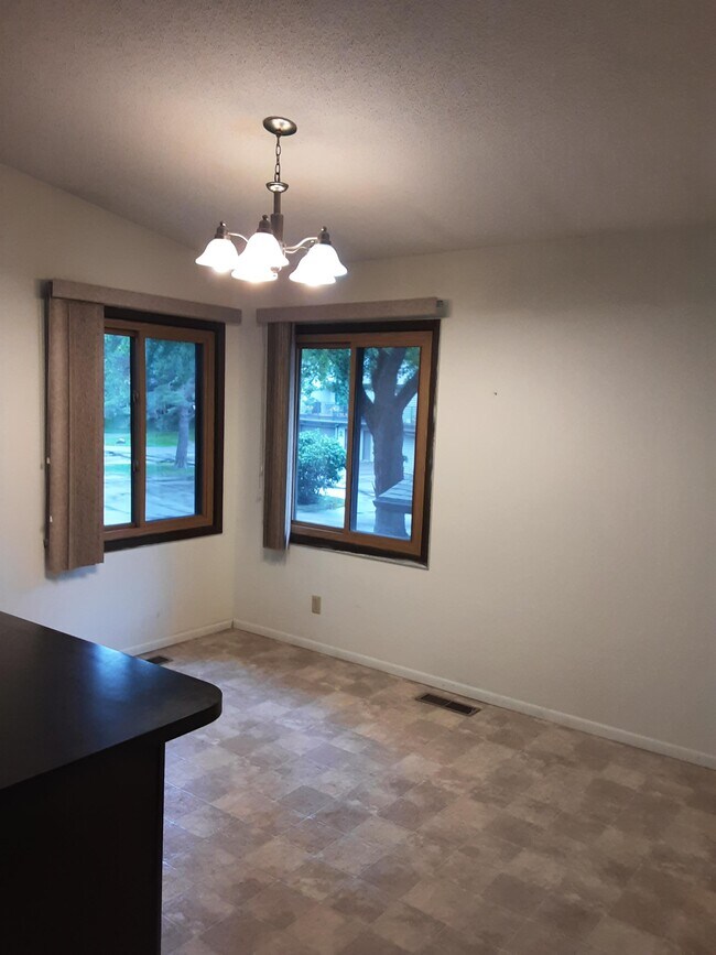 Building Photo - 1386 Arden View Dr