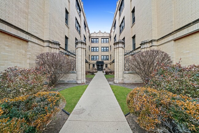 Building Photo - 6813 W 21st St