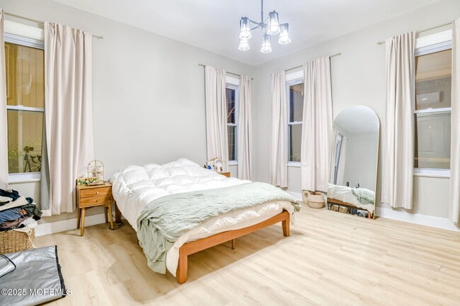 Building Photo - 308 7th Ave