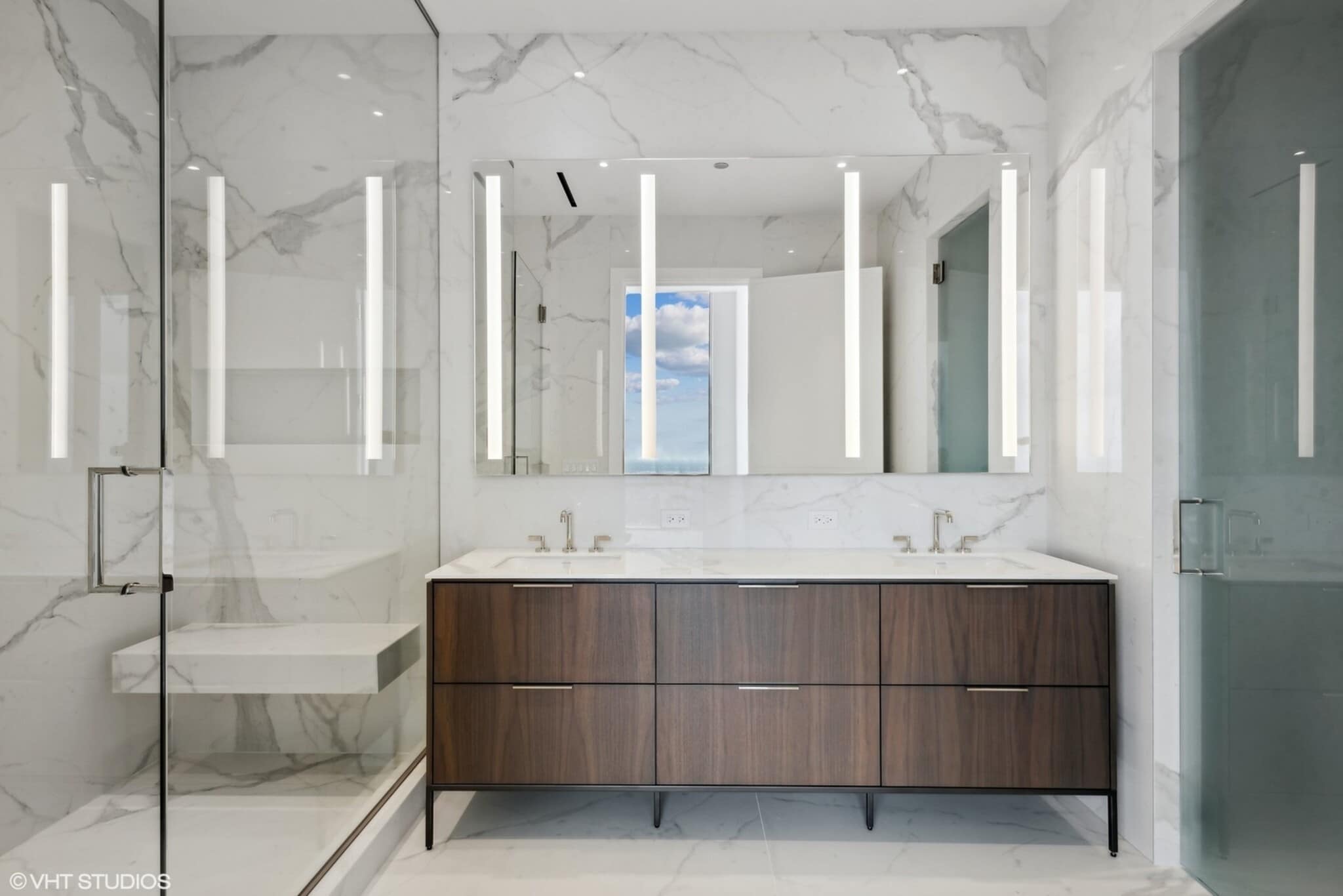 Building Photo - 909 W Washington Blvd