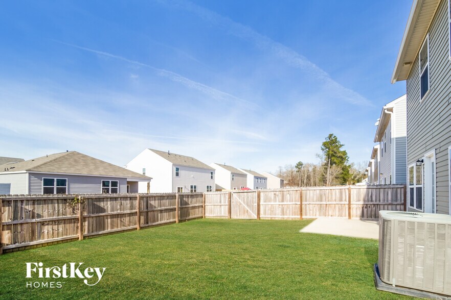 Building Photo - 208 Longford Dr