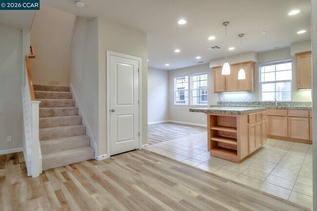 Building Photo - 2066 Mendocino Lane