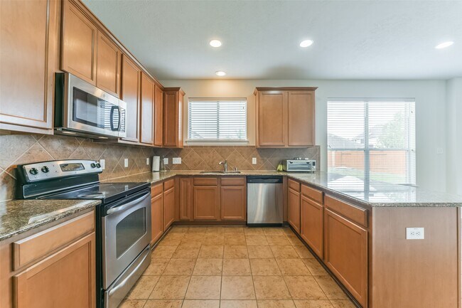 Building Photo - 5418 Lilac Grove Ln