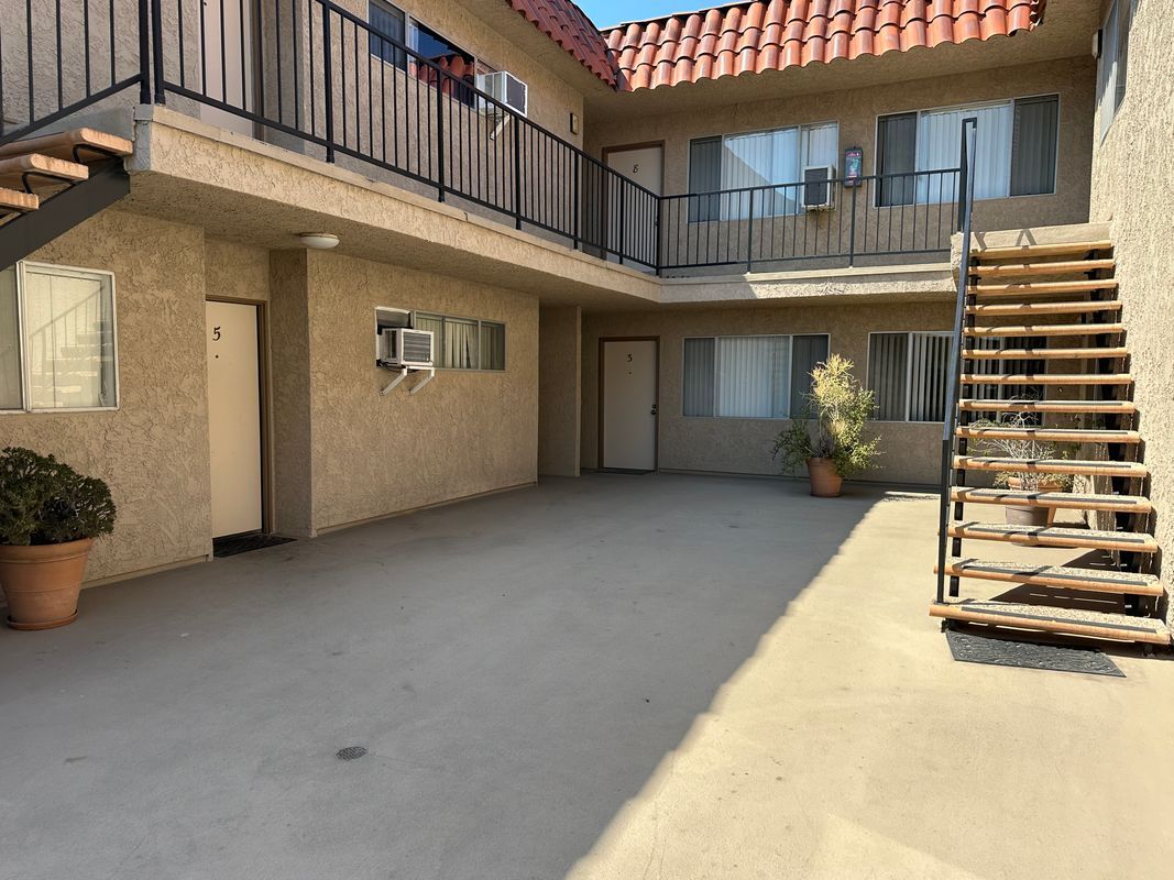 Building Photo - 939 S Cabrillo Ave