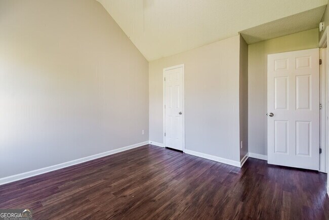Building Photo - 3518 Rosebud Park Dr