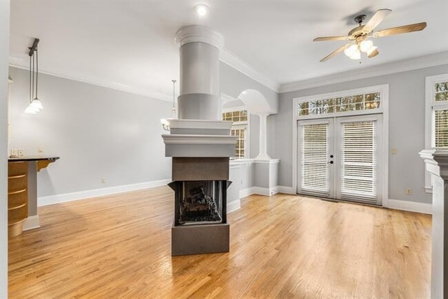 Building Photo - 331 Carpenter Dr NE