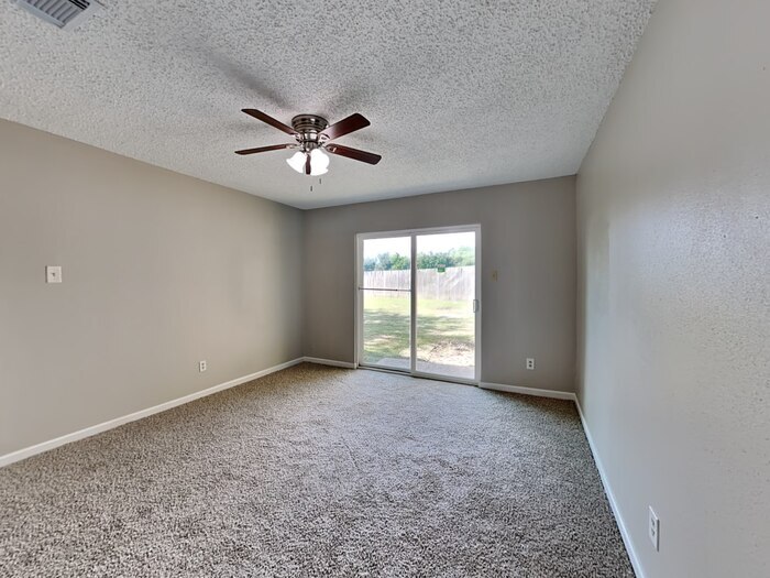 Building Photo - 17720 Northhagen Dr