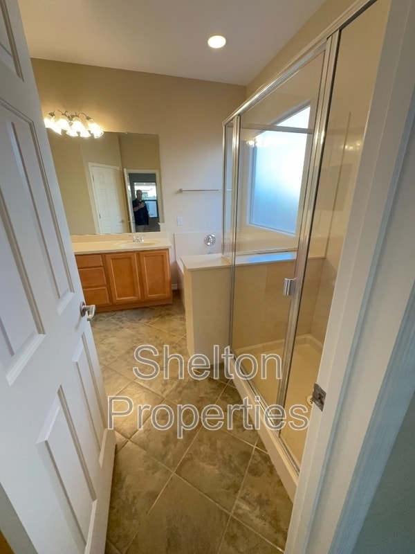 Building Photo - 20877 W Court St