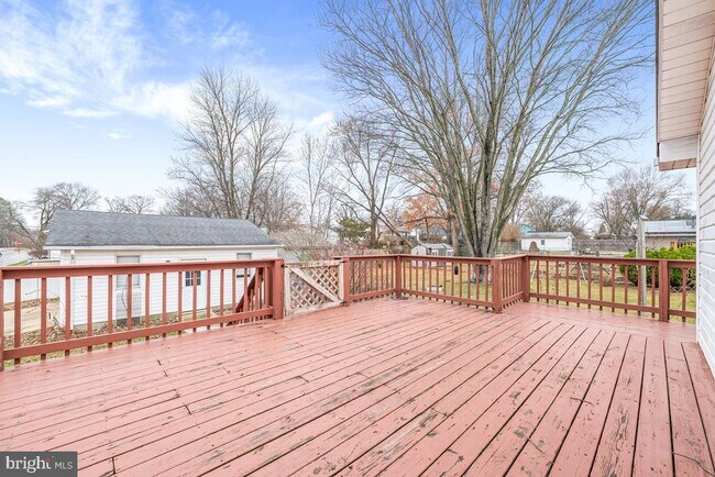 Building Photo - 8519 Locust Grove Dr