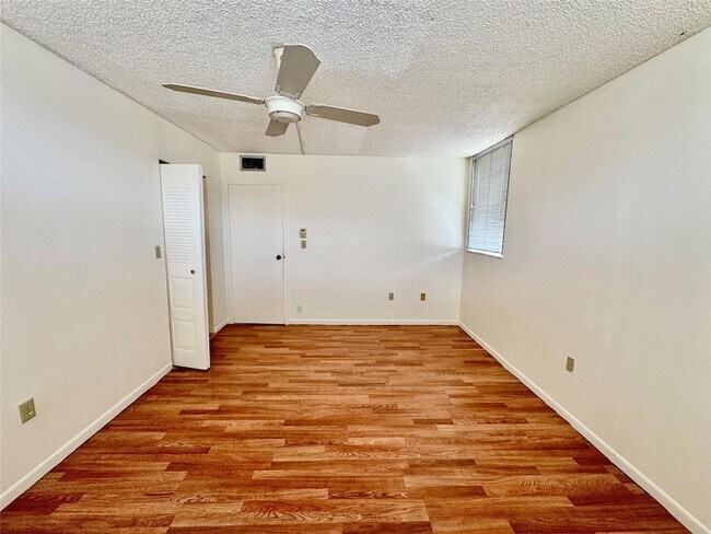 Building Photo - 1810 N Lauderdale Ave