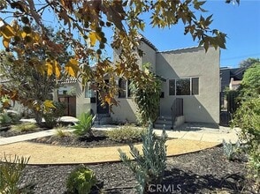 Building Photo - 2953 S Bronson Ave