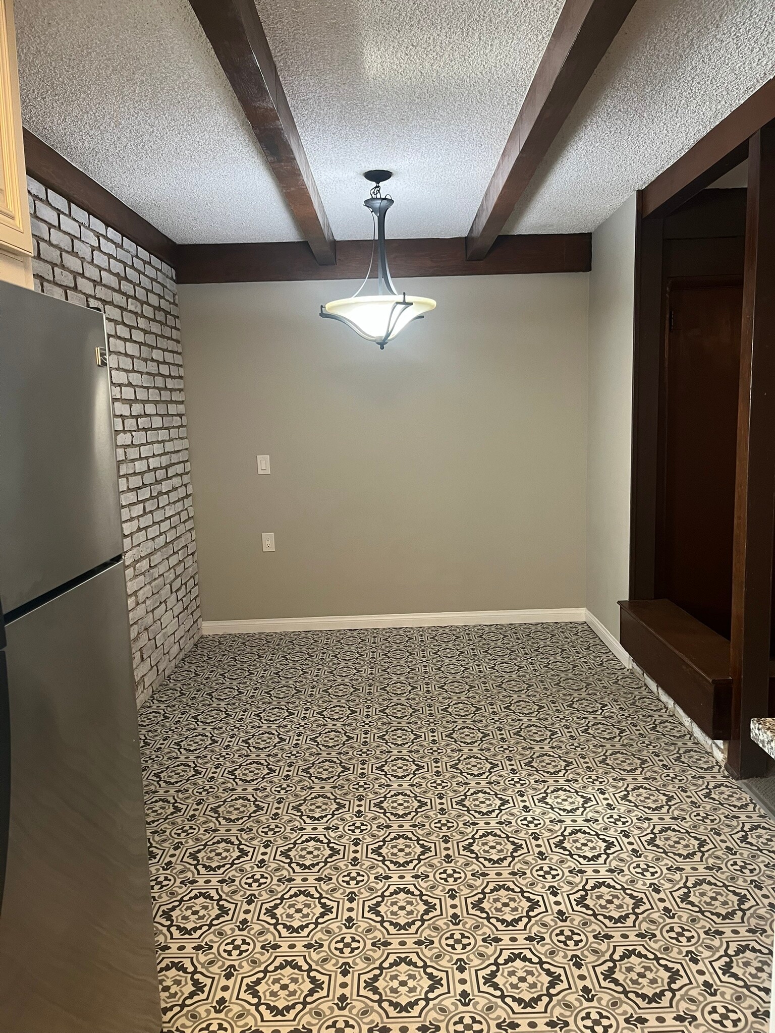 Dining Room - 1132 N Heliotrope Dr