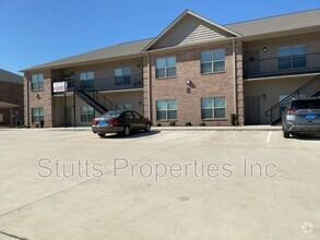 Building Photo - 145 Bruin Dr