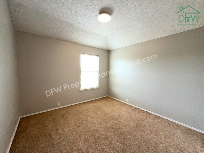 Building Photo - Spacious 5-Bedroom, 3.5-Bathroom Home for Lease in Denton, TX