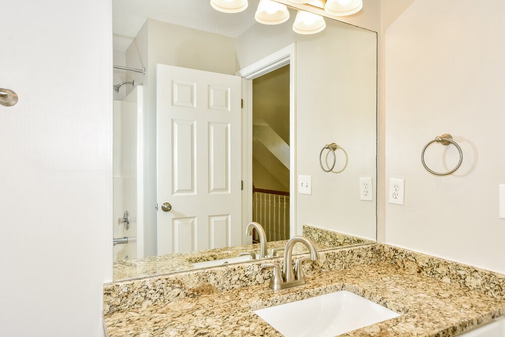 Building Photo - 441 Parrish Hill