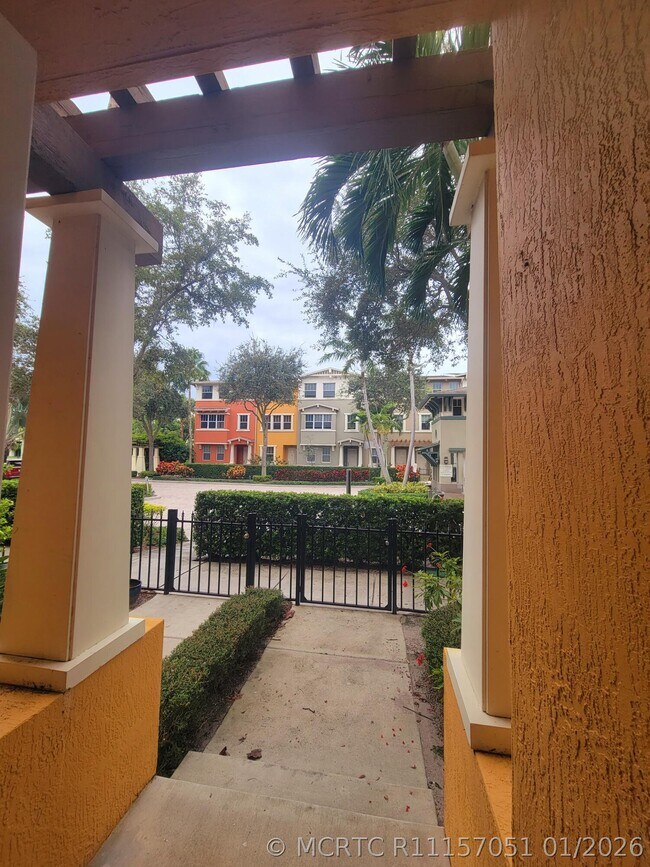 Building Photo - 750 Millbrae Ct