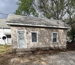 Building Photo - 1108 1/2 Charleston St