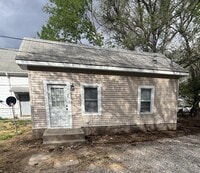 Building Photo - 1108 1/2 Charleston St