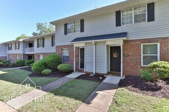 Building Photo - One Bedroom and Two Bedroom Spacious Town Homes at The Orchard!