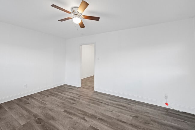 View of living room from entry - 5903 W Park Ave