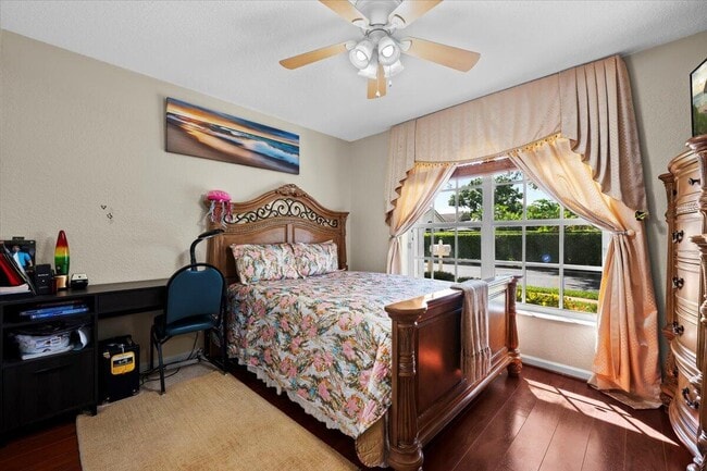 Building Photo - 12127 Sunset Point Dr