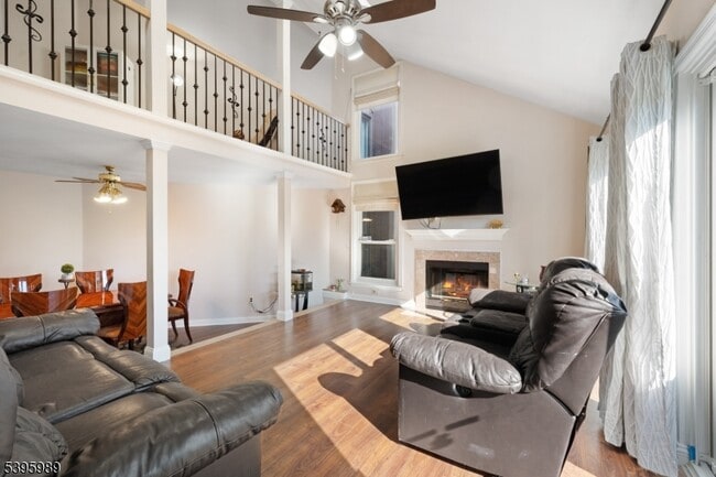 Building Photo - 4141 Bloomingdale Dr