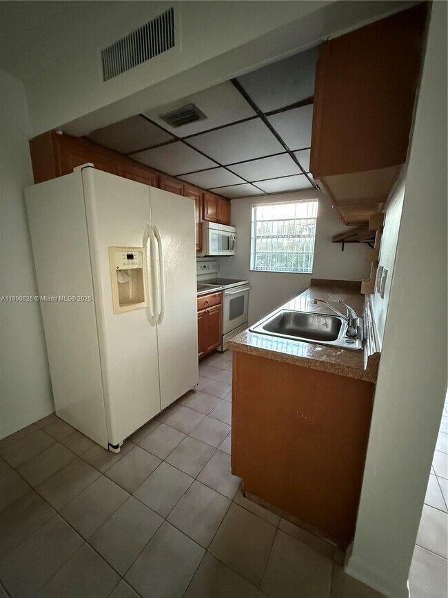 Building Photo - 9390 W Flagler St