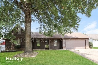 Building Photo - 4834 Walden Glen St