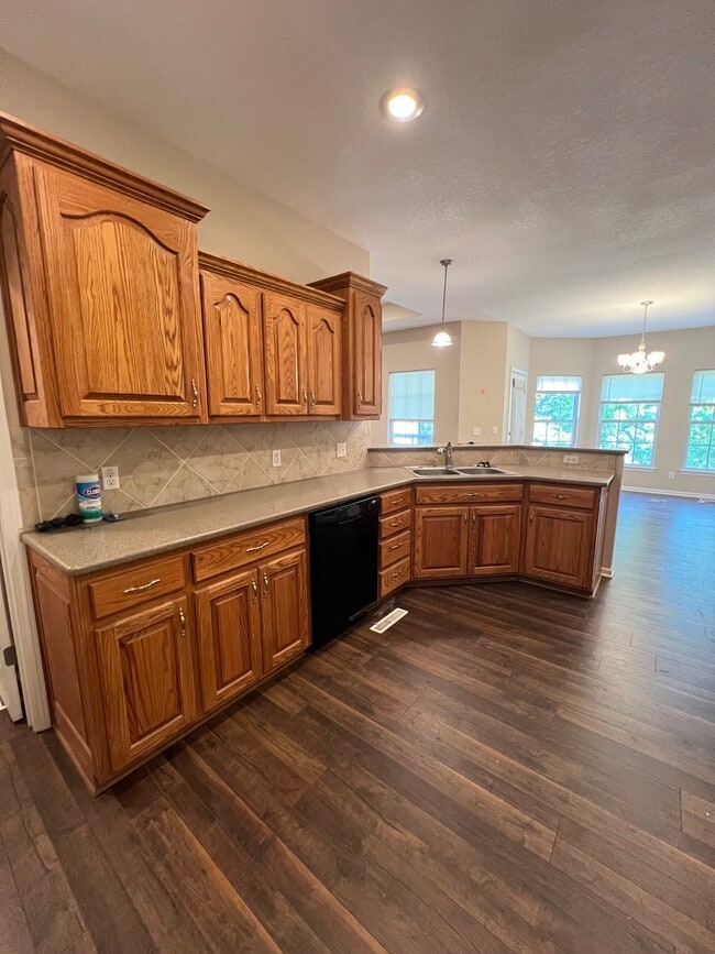 Building Photo - 1814 Villa Dr