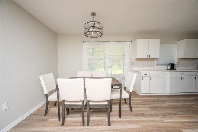 Building Photo - 3806 SW 18th St