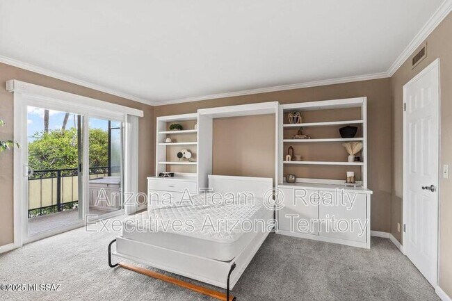 Primary Photo - 3940 E Timrod St