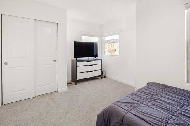 Building Photo - 3BD, 3.5BA Arvada Townhome with Patio and Yard