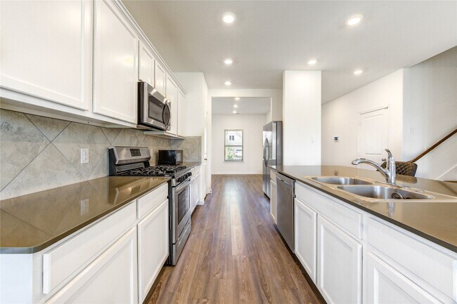 Building Photo - 5511 Downie Draw Ranch Trail